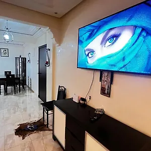 Magnifique Spacieux Confort Propre Familial 2 Salon Et Salle A Manger A 20mn A Pied De Place Jemaa El Fina 4 Piscines Dans Espace De Golf A 12 Mn En Voitures L Entree Est Gratuit Pour La Clientele Ouvert Entre 10h Et 20h Apartamento